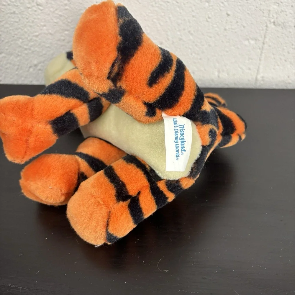 Vintage TIGGER 10